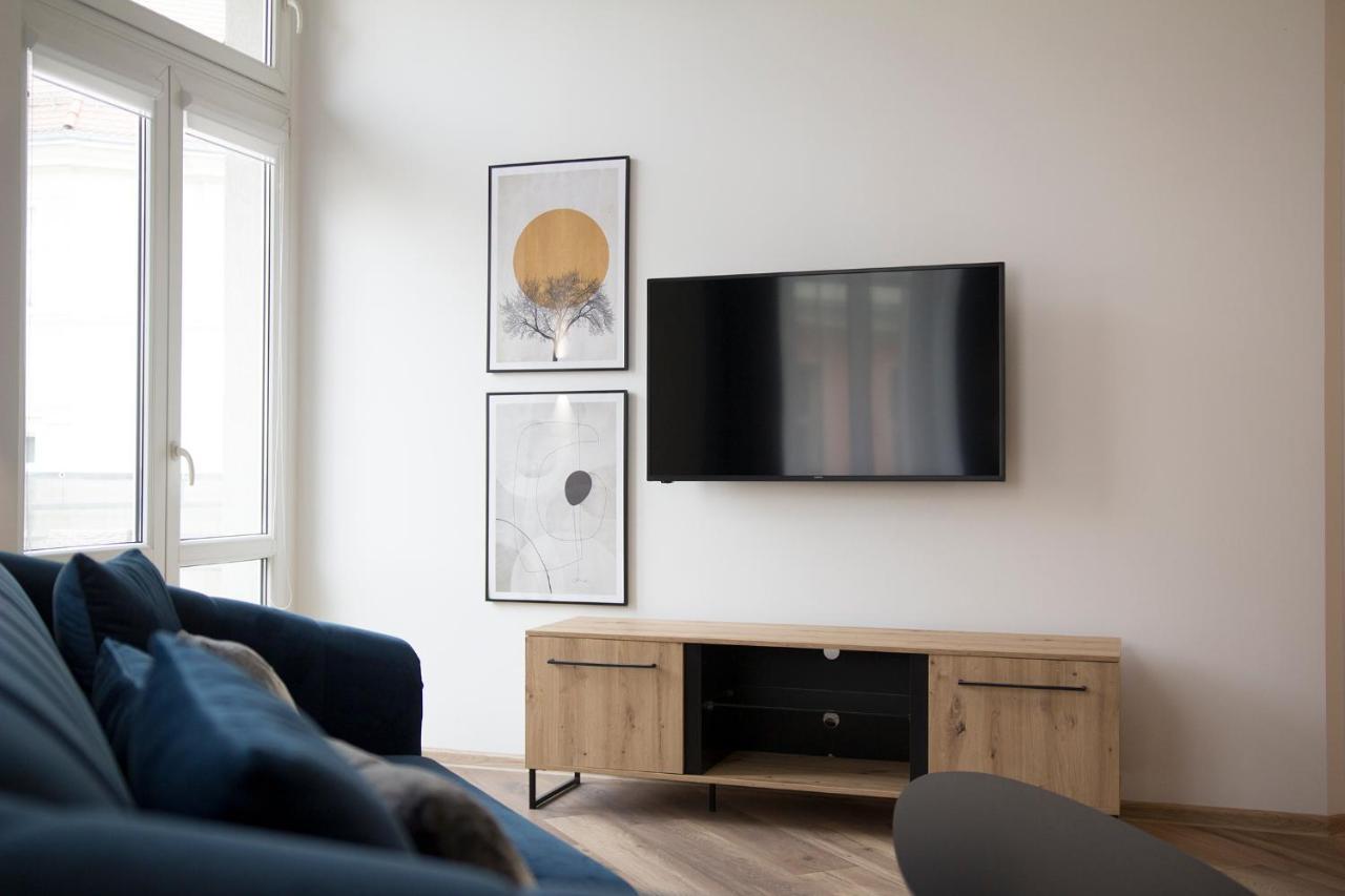 Panoramic Terrace, Family-Friendly, 1Min To Square Apartment กลีวิตเซ ภายนอก รูปภาพ
